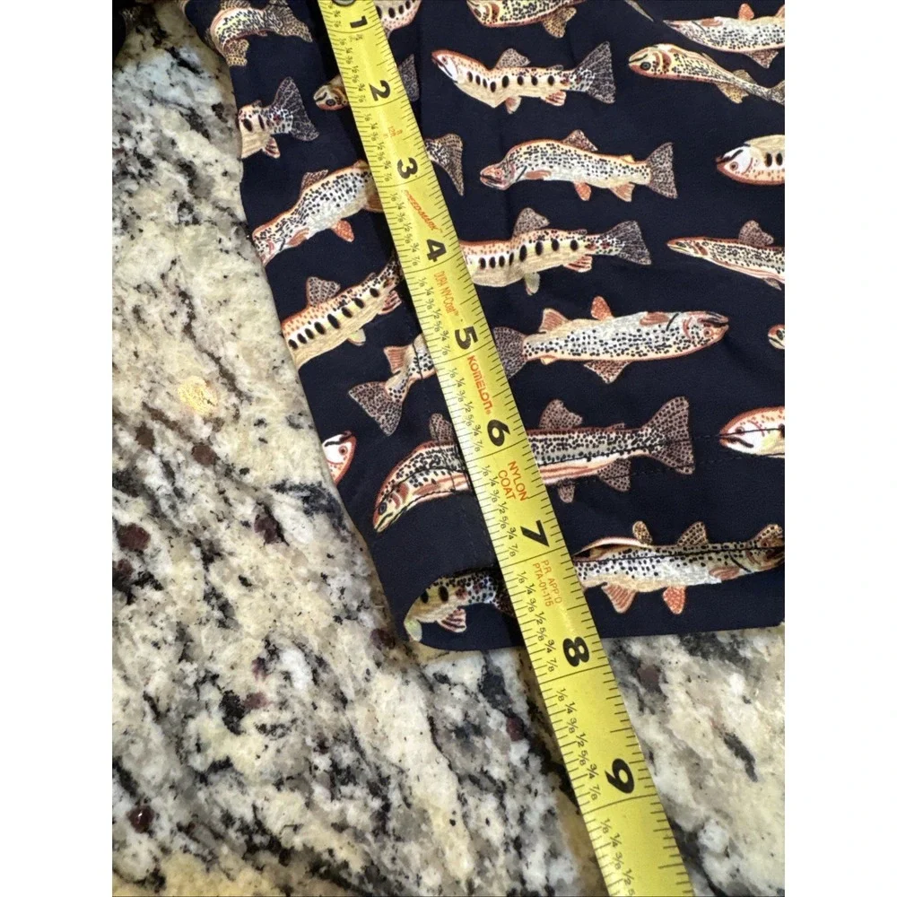 THE NORTH FACE Shorts Mens XL Classic V All-Over Fish Print Tech NEW Navy Blue